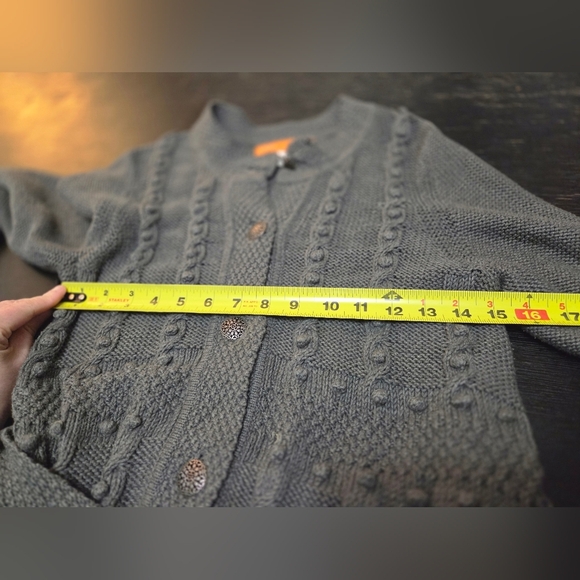 Cynthia Steffe Womend Gray Cardigan Sweater EUC Size M - Picture 11 of 11